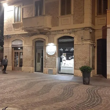 Finestra Sul Corso -appartamenti E アパート *